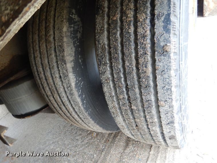 image for item EC9042 2008 Trail King TK70HT-432 drop deck equipment trailer