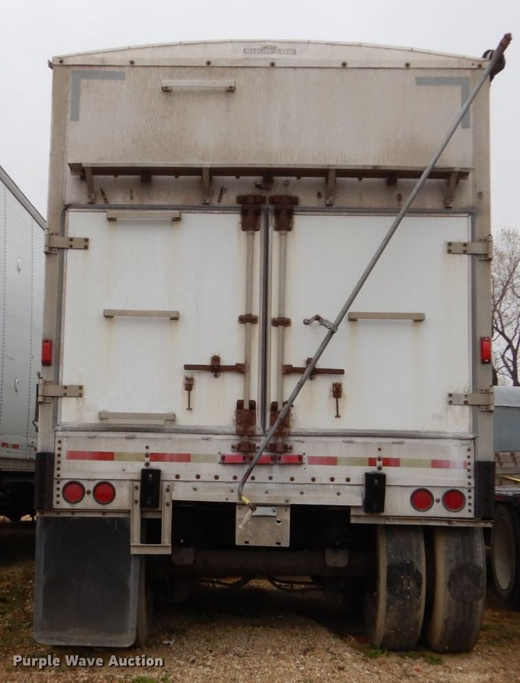 image for item EC9095 1990 Wilson double hopper bottom grain trailer