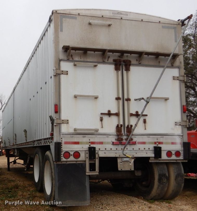 image for item EC9095 1990 Wilson double hopper bottom grain trailer