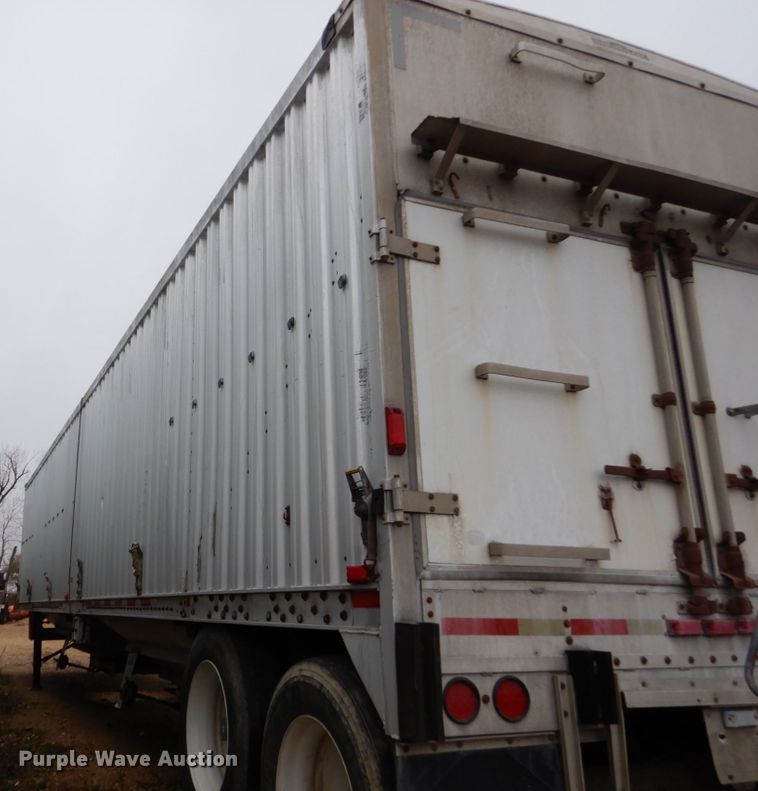 image for item EC9095 1990 Wilson double hopper bottom grain trailer