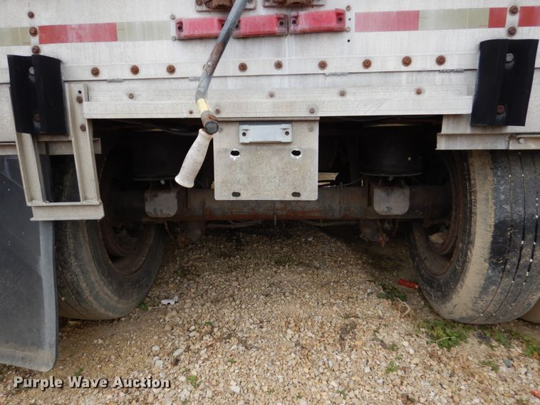 image for item EC9095 1990 Wilson double hopper bottom grain trailer