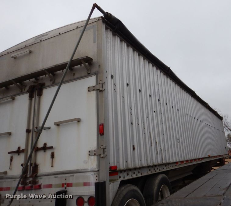 image for item EC9095 1990 Wilson double hopper bottom grain trailer
