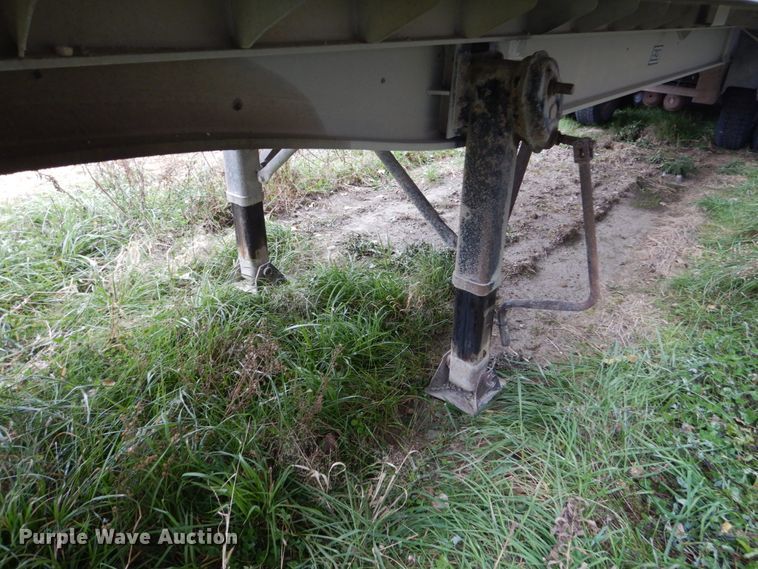 image for item EC9096 1993 East end dump trailer