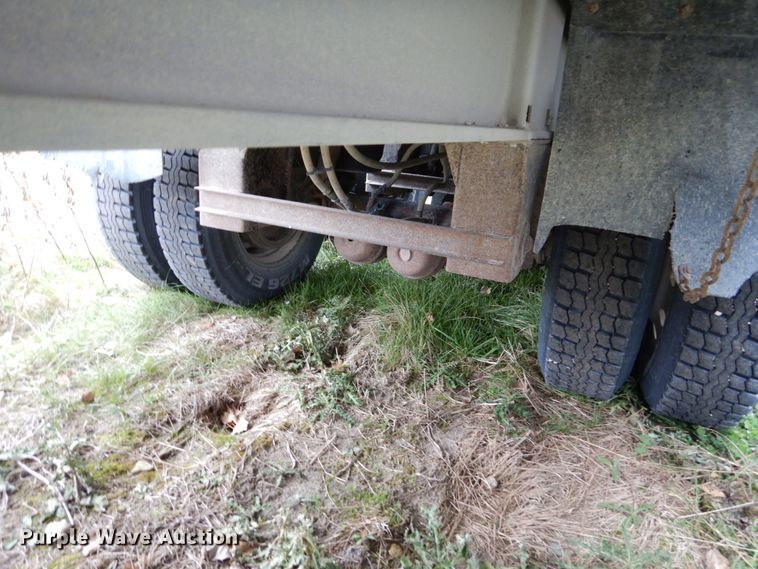 image for item EC9096 1993 East end dump trailer