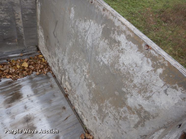 image for item EC9096 1993 East end dump trailer