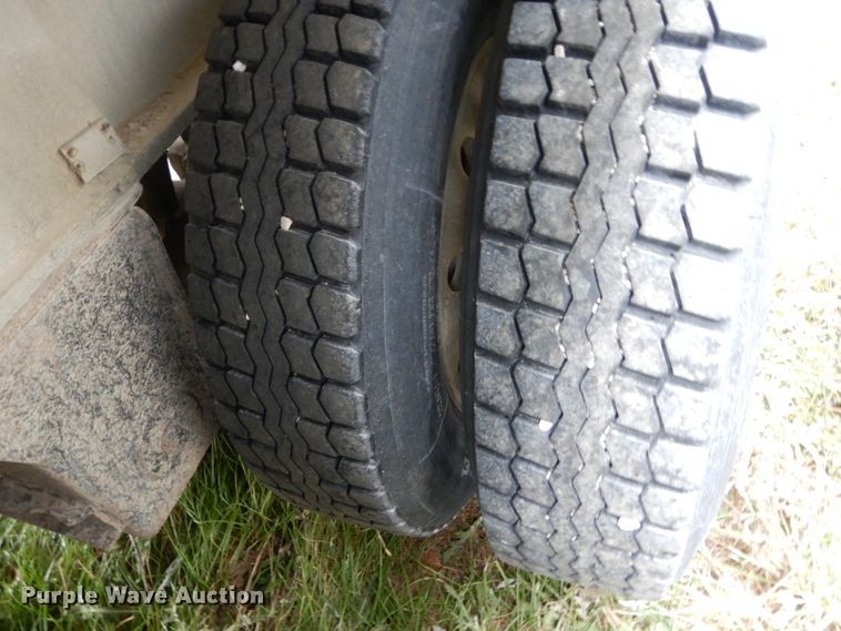 image for item EC9096 1993 East end dump trailer