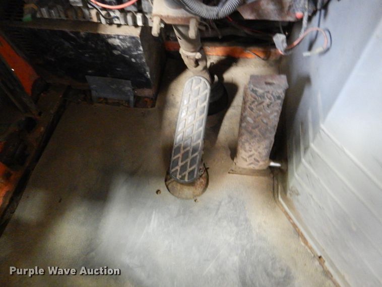 image for item EC9152 1997 Ottawa 30 yard truck