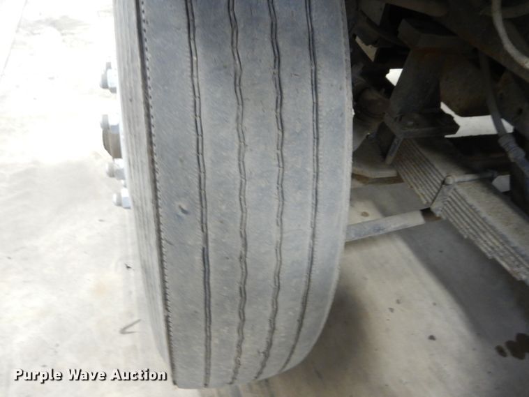 image for item EC9152 1997 Ottawa 30 yard truck