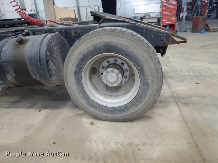 image for item EC9152 1997 Ottawa 30 yard truck