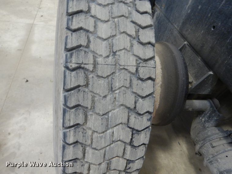 image for item EC9152 1997 Ottawa 30 yard truck