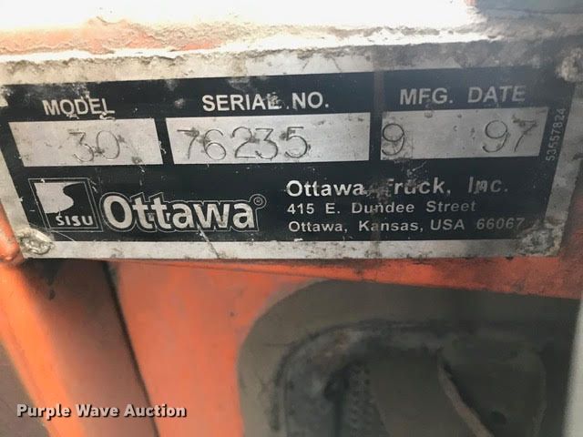 image for item EC9152 1997 Ottawa 30 yard truck