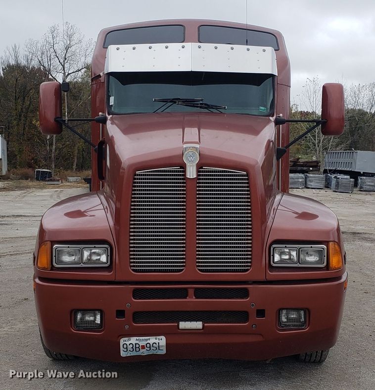 image for item ET9933 1999 Kenworth T600 utility truck