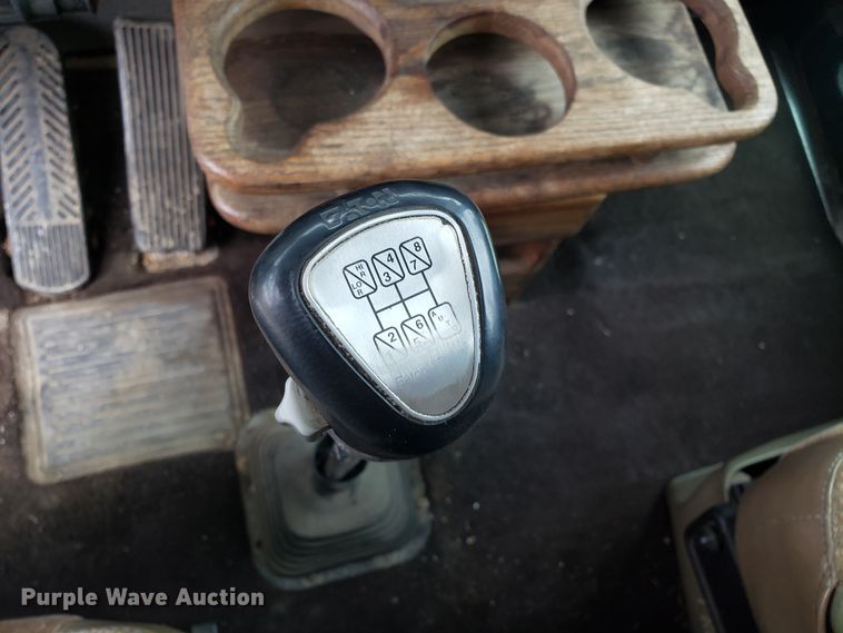 image for item ET9933 1999 Kenworth T600 utility truck