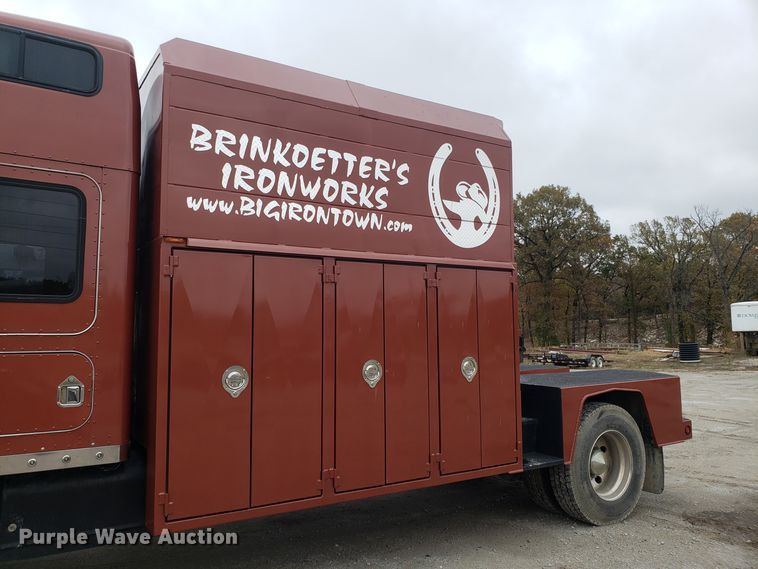 image for item ET9933 1999 Kenworth T600 utility truck