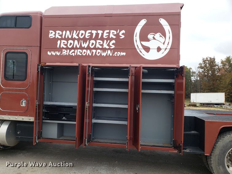 image for item ET9933 1999 Kenworth T600 utility truck