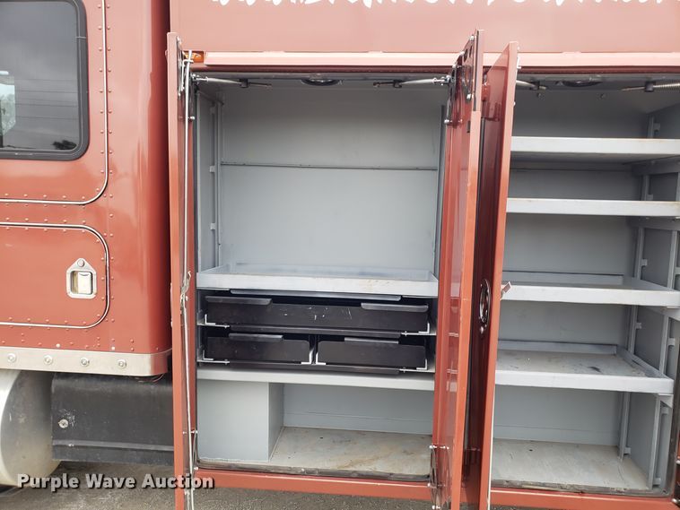 image for item ET9933 1999 Kenworth T600 utility truck