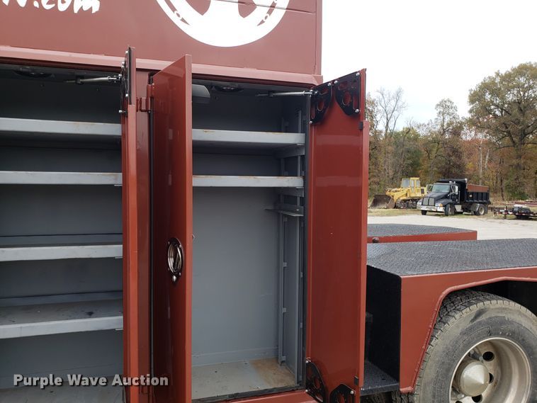 image for item ET9933 1999 Kenworth T600 utility truck