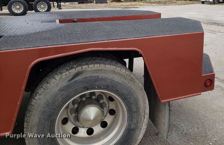 image for item ET9933 1999 Kenworth T600 utility truck