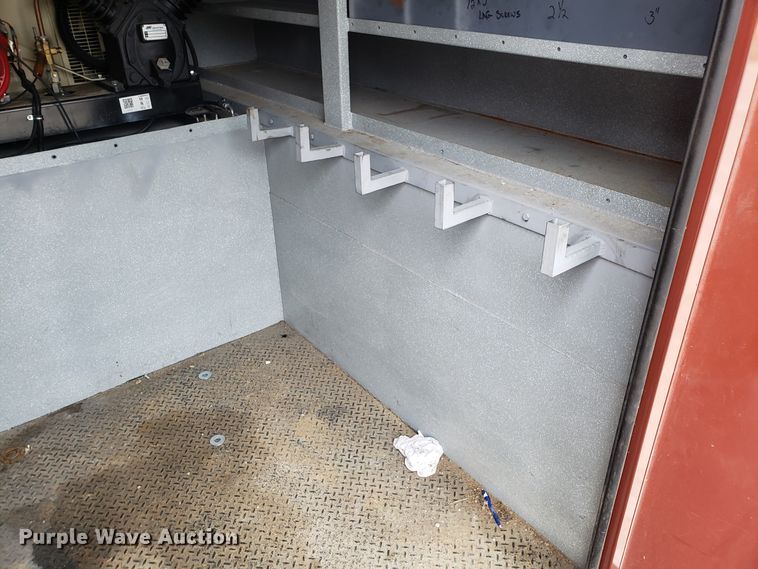 image for item ET9933 1999 Kenworth T600 utility truck