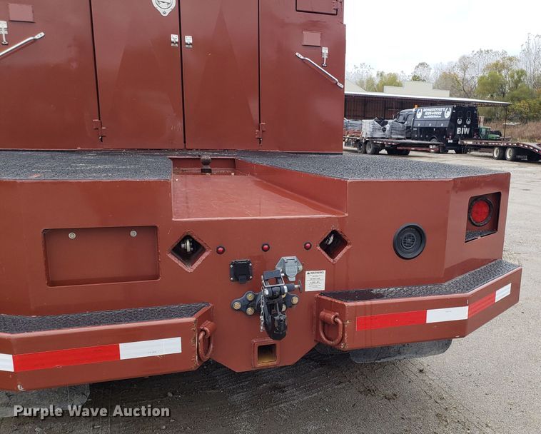 image for item ET9933 1999 Kenworth T600 utility truck