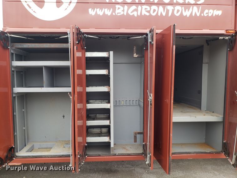 image for item ET9933 1999 Kenworth T600 utility truck