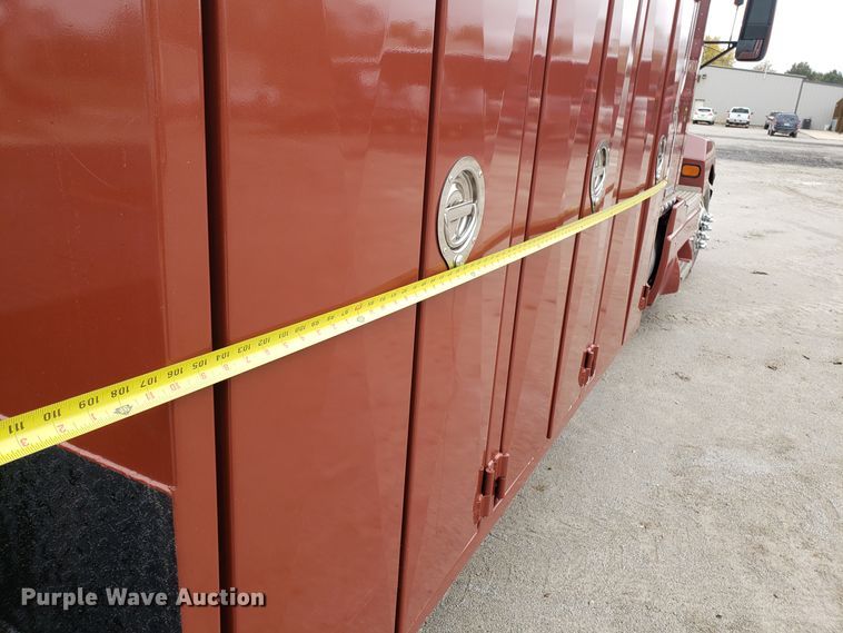 image for item ET9933 1999 Kenworth T600 utility truck