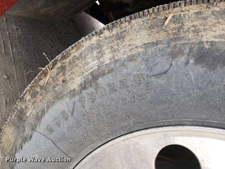 image for item ET9933 1999 Kenworth T600 utility truck