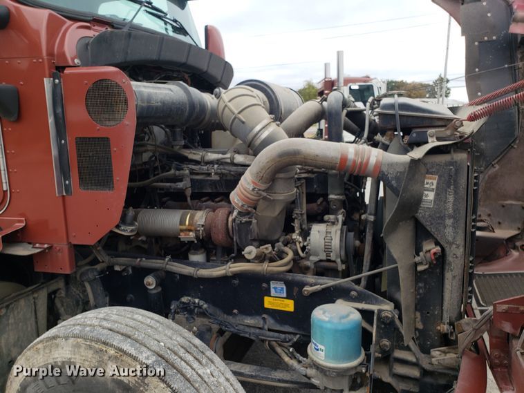 image for item ET9933 1999 Kenworth T600 utility truck