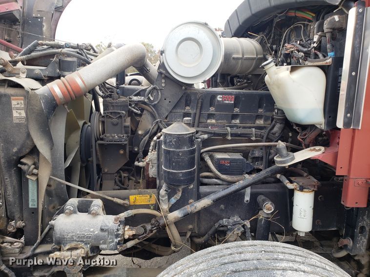 image for item ET9933 1999 Kenworth T600 utility truck