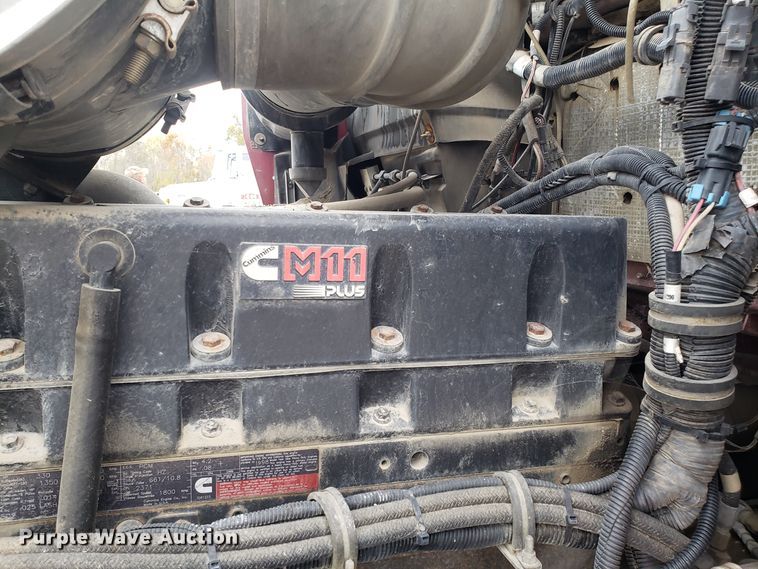 image for item ET9933 1999 Kenworth T600 utility truck