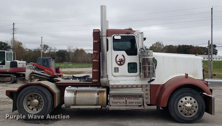 image for item ET9934 1999 Kenworth W900 semi truck