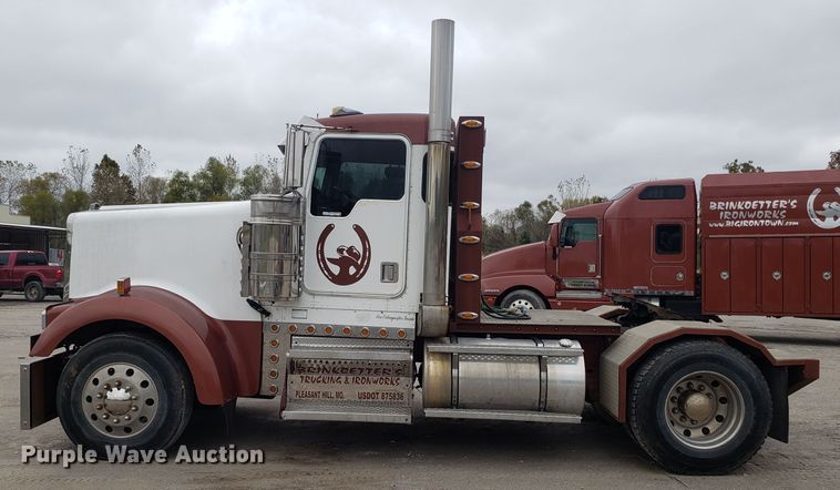 image for item ET9934 1999 Kenworth W900 semi truck