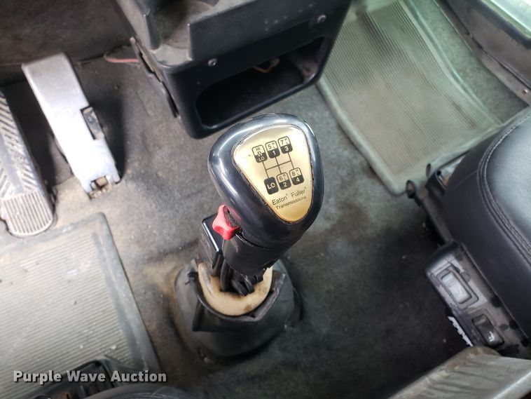 image for item ET9934 1999 Kenworth W900 semi truck