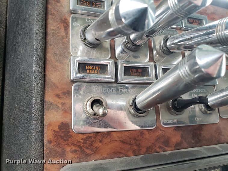 image for item ET9934 1999 Kenworth W900 semi truck