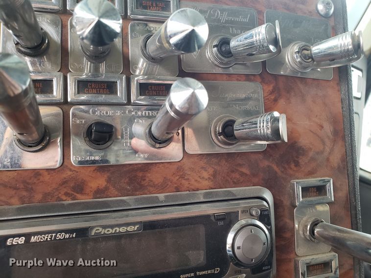 image for item ET9934 1999 Kenworth W900 semi truck