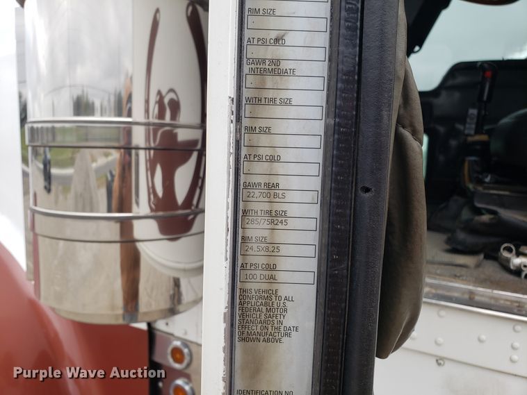 image for item ET9934 1999 Kenworth W900 semi truck