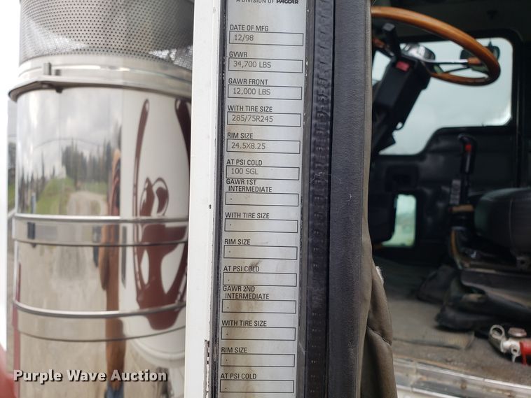 image for item ET9934 1999 Kenworth W900 semi truck