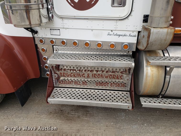 image for item ET9934 1999 Kenworth W900 semi truck