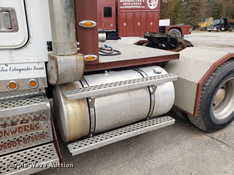 image for item ET9934 1999 Kenworth W900 semi truck