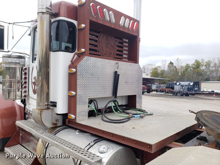 image for item ET9934 1999 Kenworth W900 semi truck