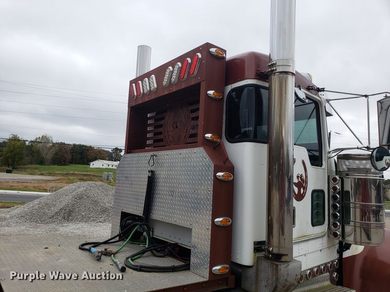 image for item ET9934 1999 Kenworth W900 semi truck