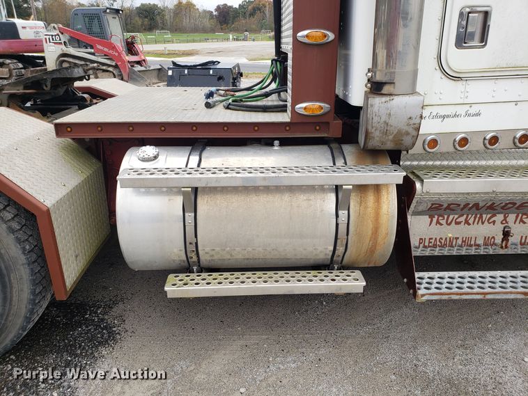 image for item ET9934 1999 Kenworth W900 semi truck