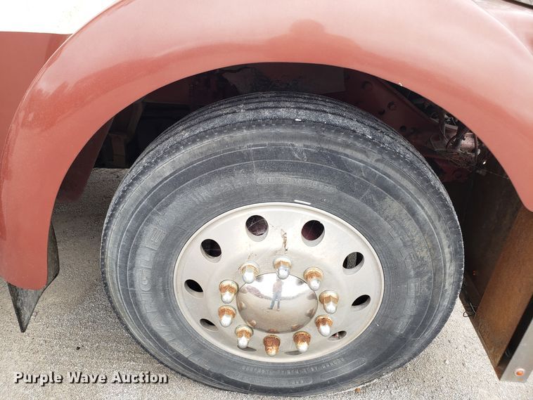 image for item ET9934 1999 Kenworth W900 semi truck