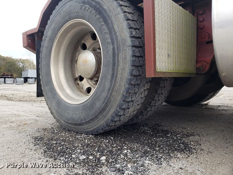 image for item ET9934 1999 Kenworth W900 semi truck