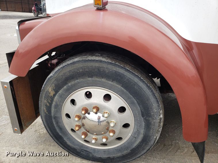 image for item ET9934 1999 Kenworth W900 semi truck