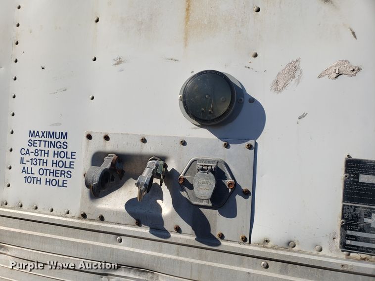 image for item ET9952 1998 Utility dry van trailer