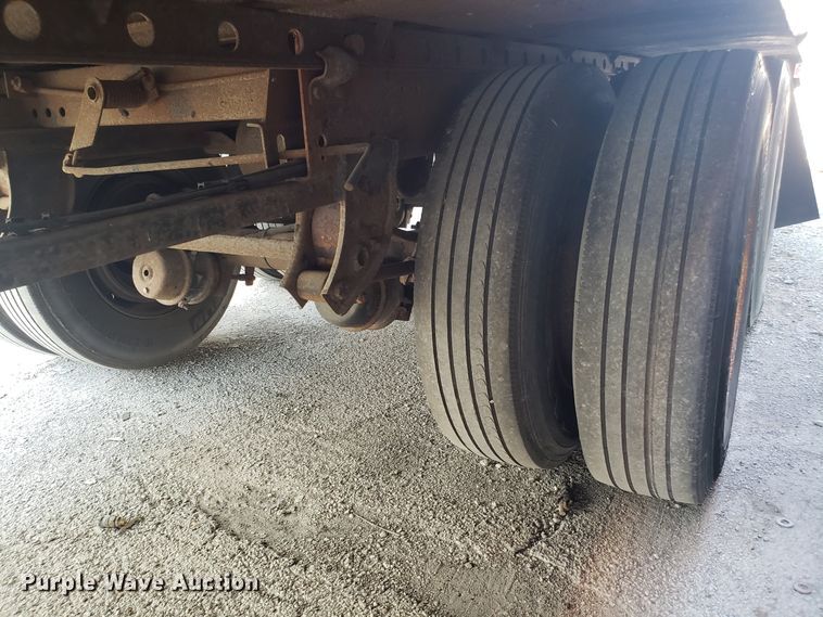 image for item ET9952 1998 Utility dry van trailer