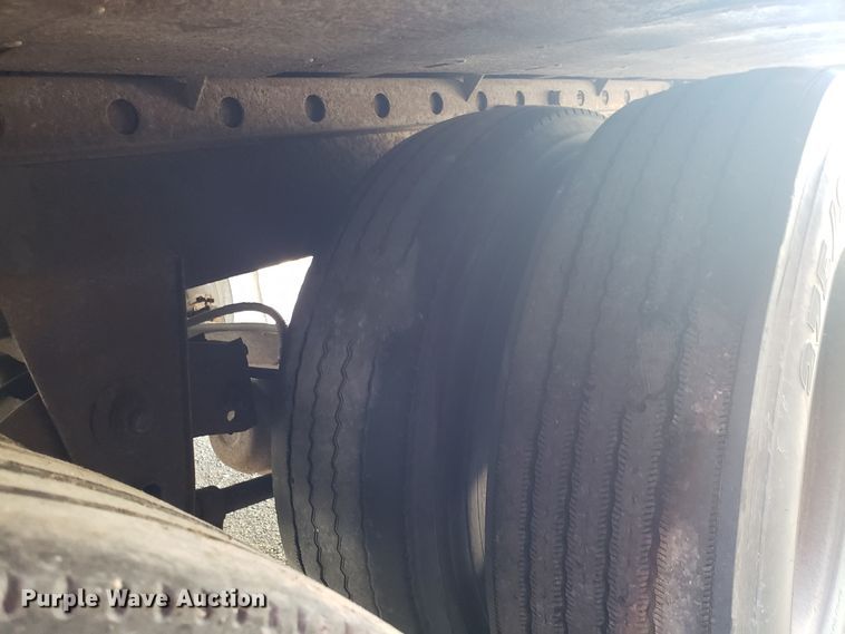 image for item ET9952 1998 Utility dry van trailer