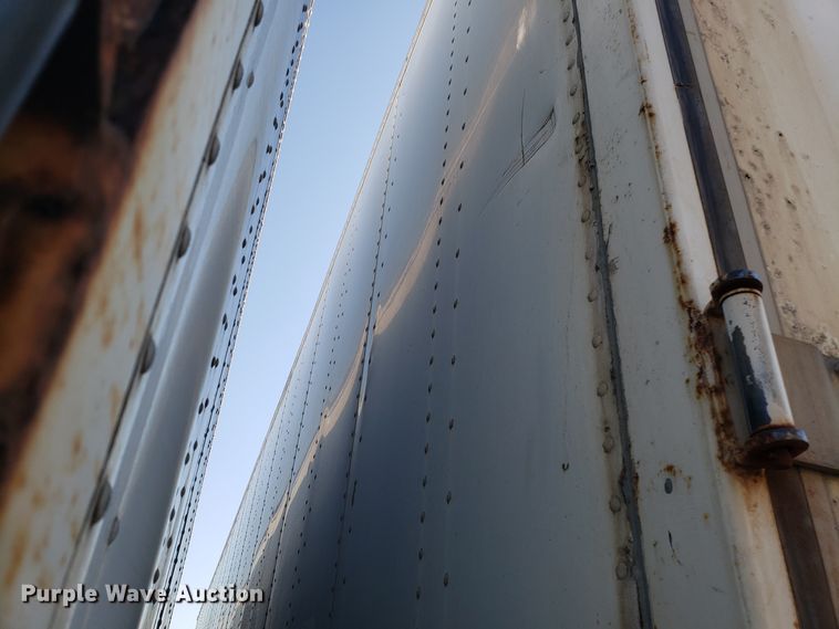 image for item ET9954 1997 Stoughton dry van trailer