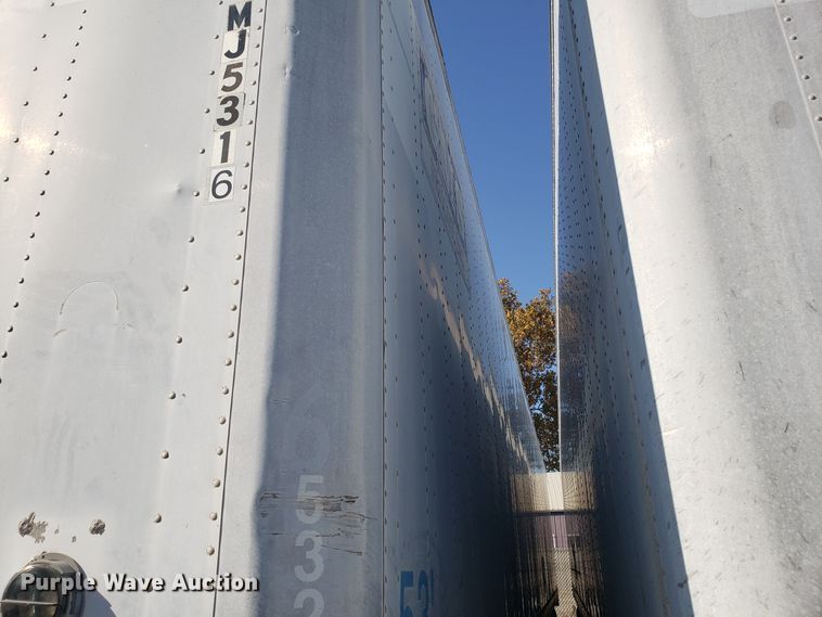 image for item ET9954 1997 Stoughton dry van trailer